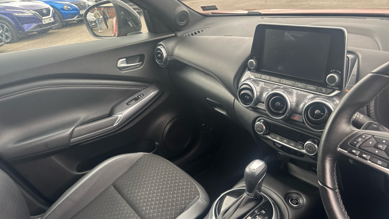 Nissan Juke 1.0 DiG-T 114 N-Connecta 5dr DCT Petrol Hatchback